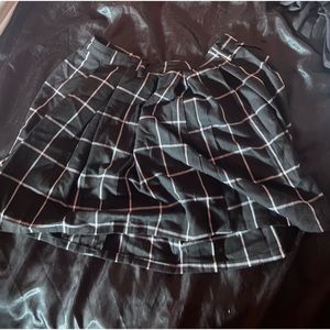 Skirt with zipper. Has been worn before.